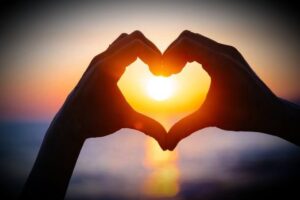 Cinta Tersurat Menggores Langit Hati